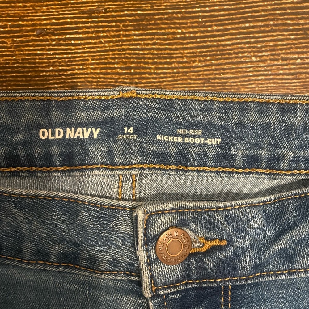 Old Navy Mid-Rise Boot Cut Jeans - Classic Blue